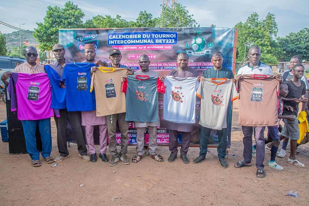 TOURNOI INTER-COMMUNAL BET223   LES PARTICIPANTS HABILLES